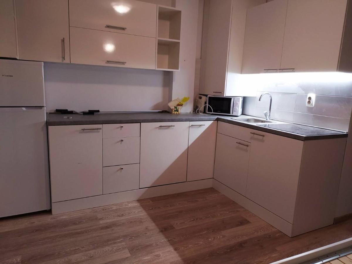 Apartments Ljerka Stara Novalja Exterior foto